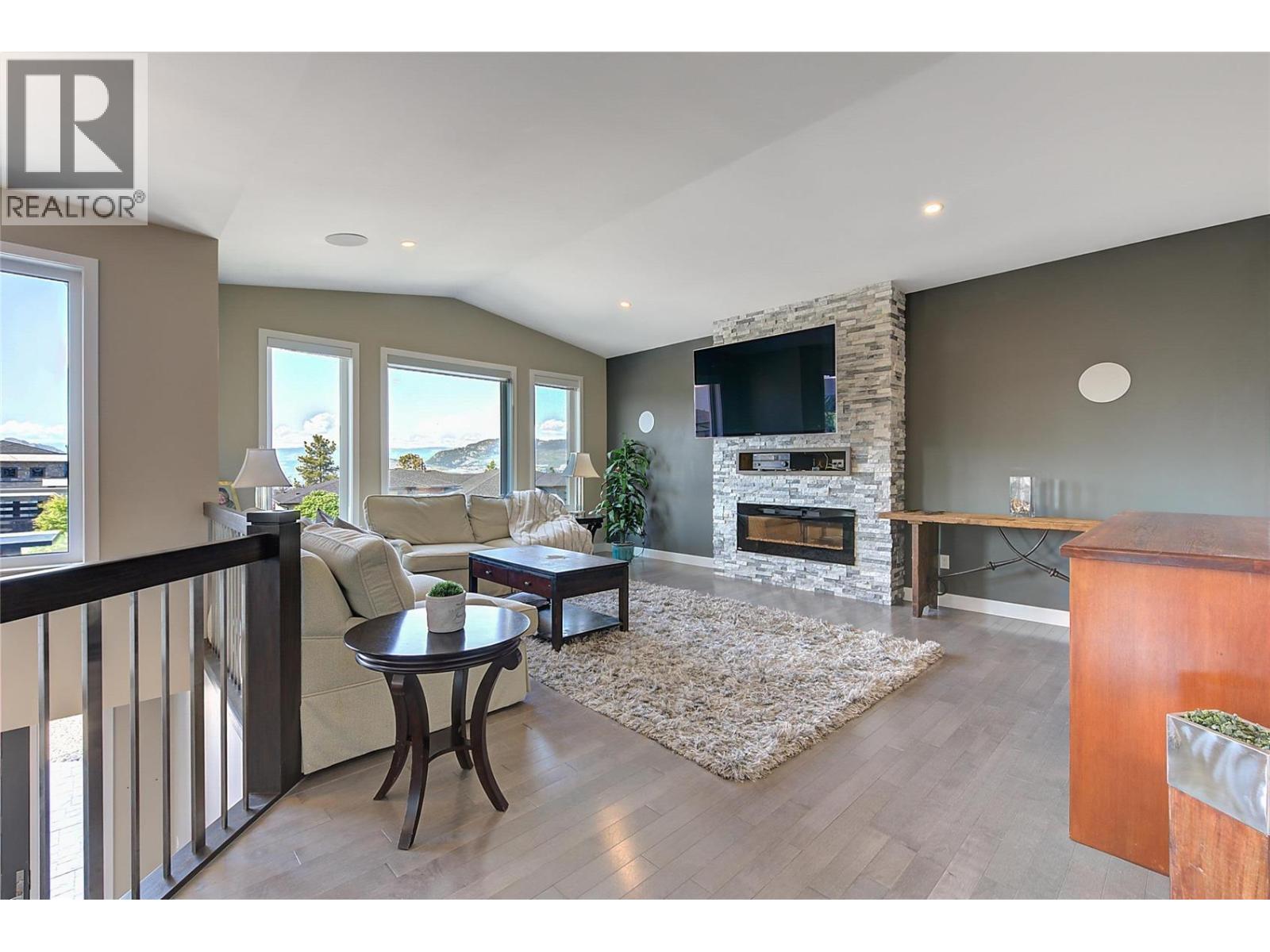 3284 Vineyard View Drive