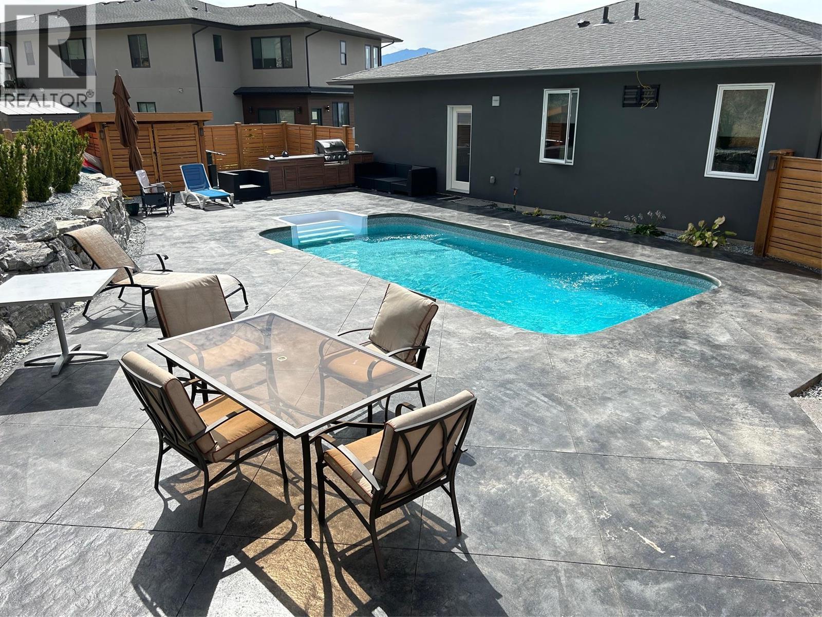3284 Vineyard View Drive
