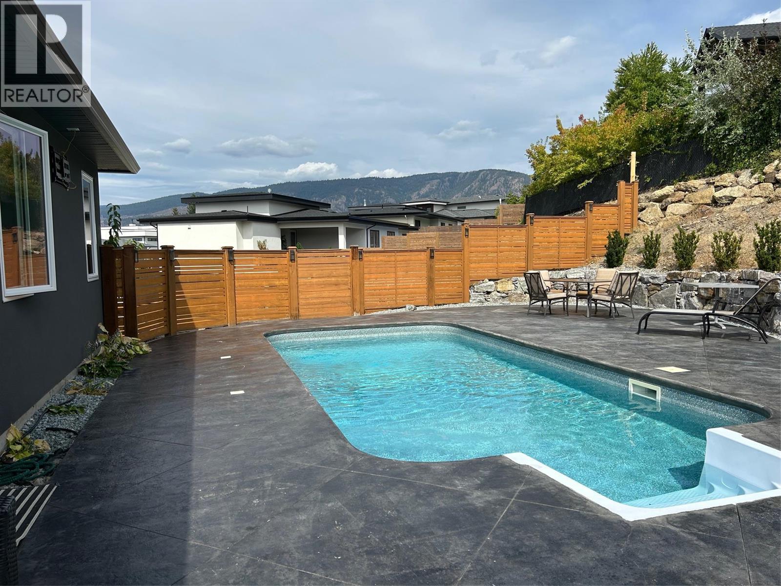 3284 Vineyard View Drive