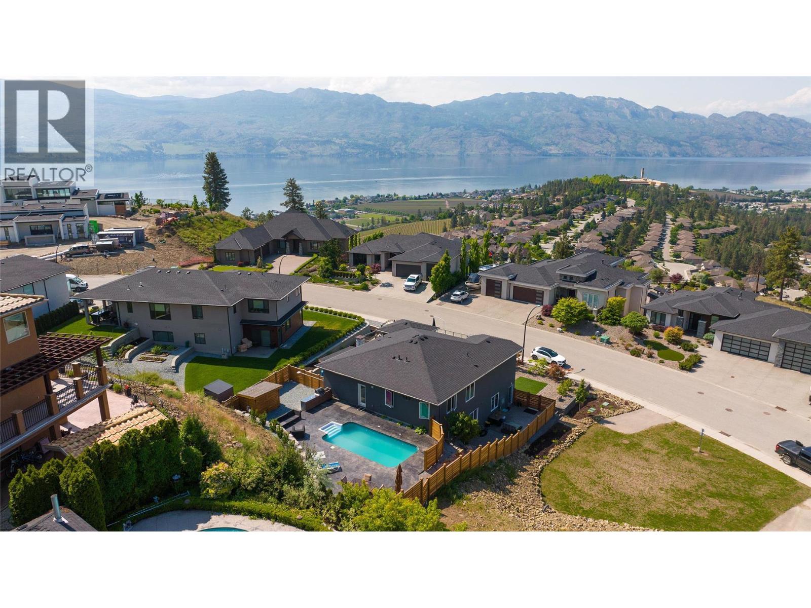 3284 Vineyard View Drive