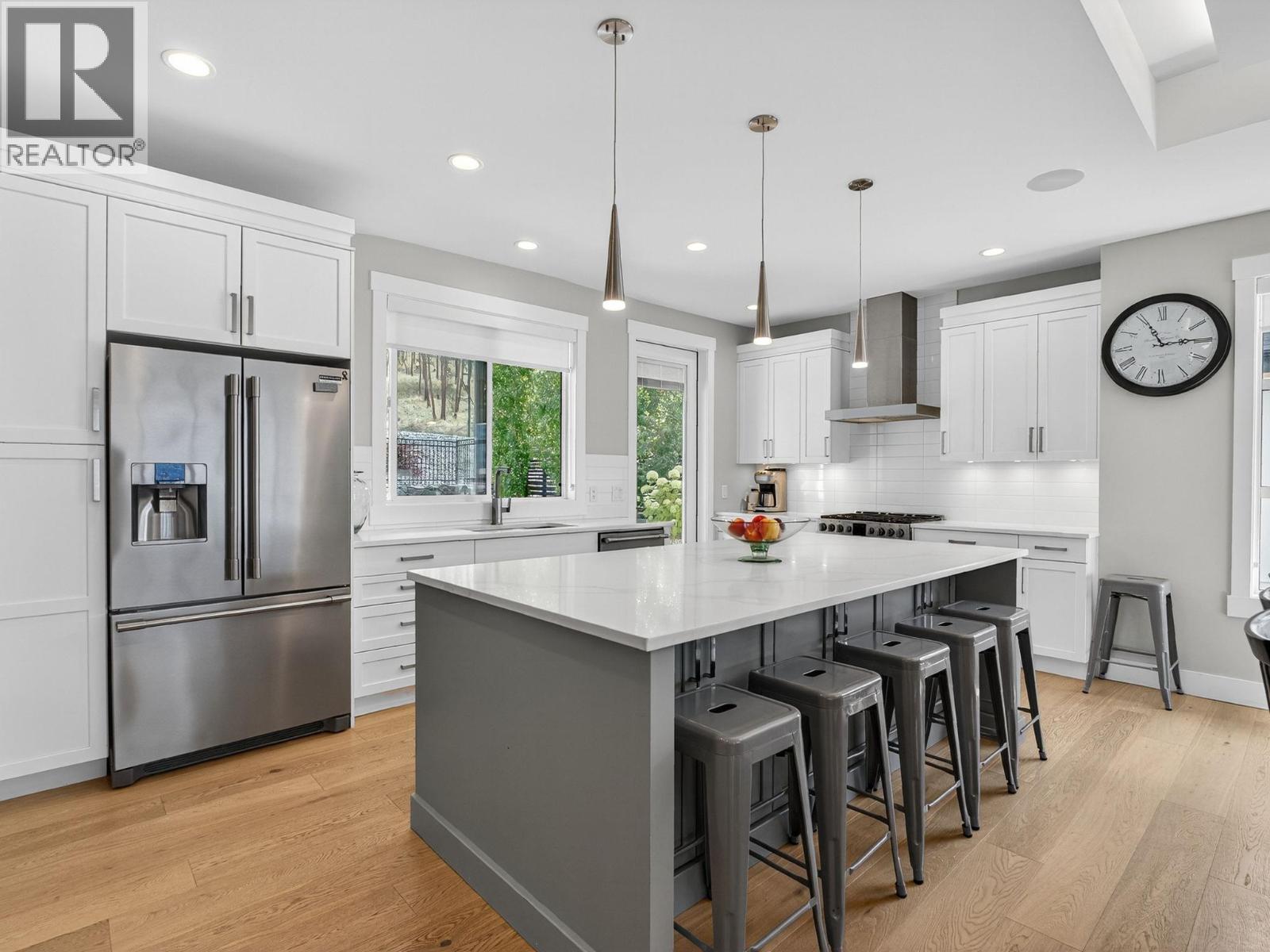 9443 Ledgestone Road