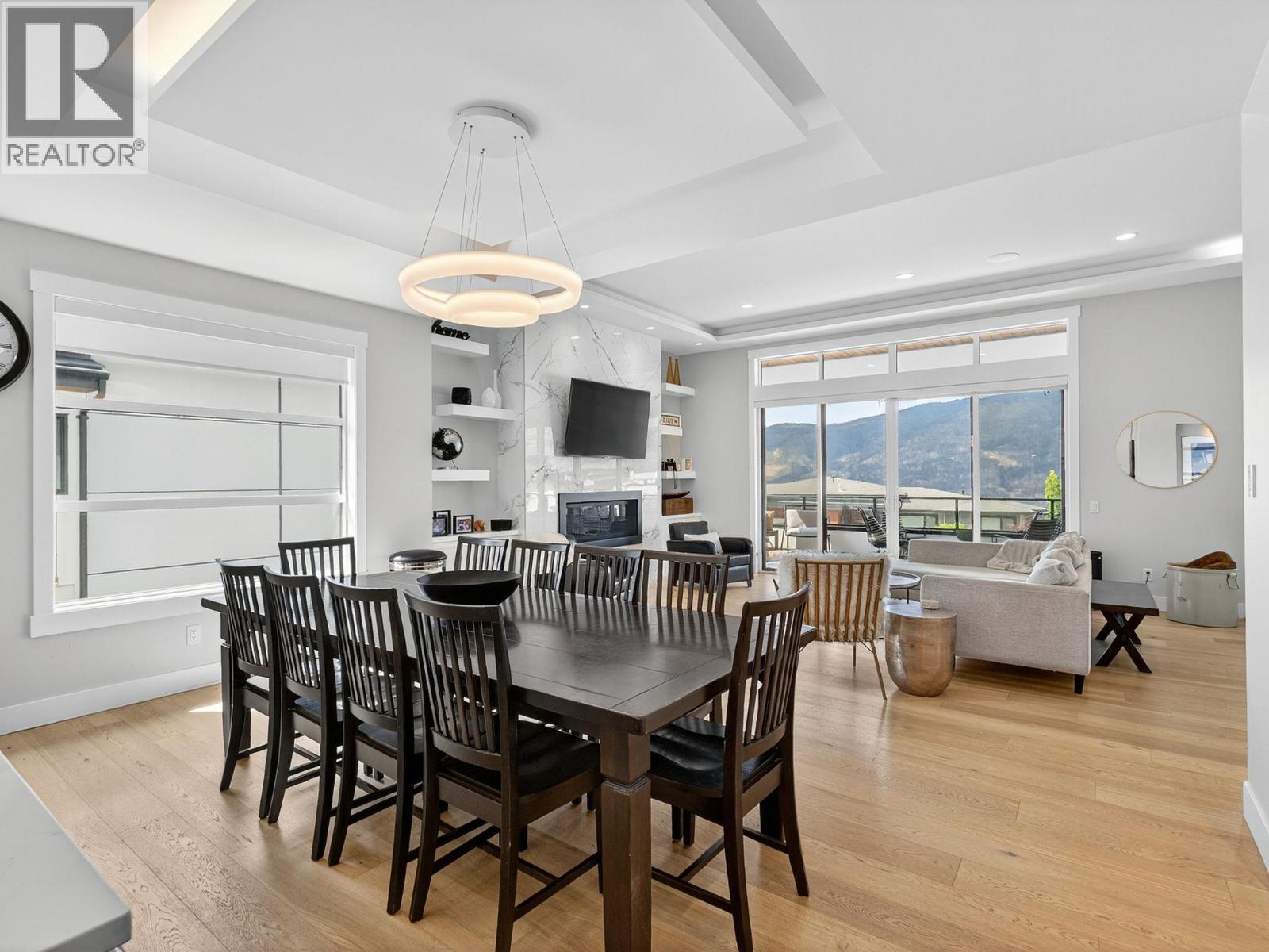 9443 Ledgestone Road