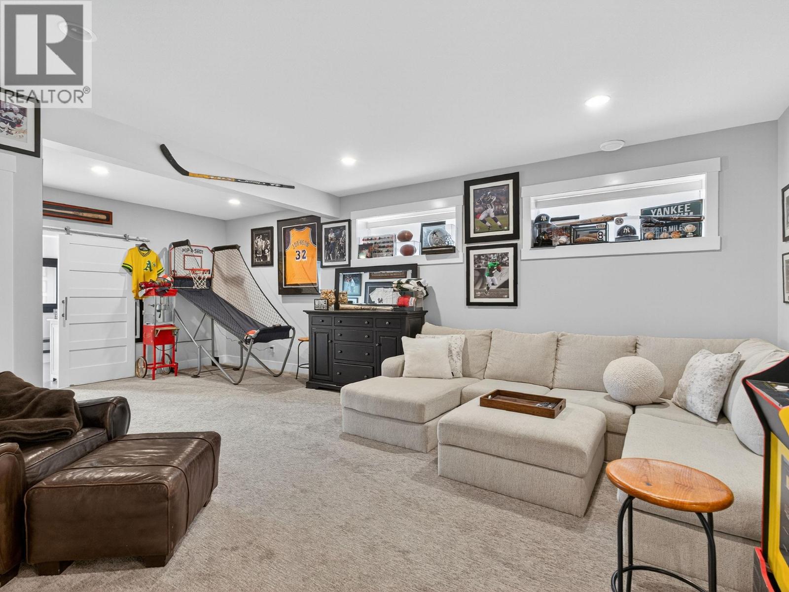 9443 Ledgestone Road