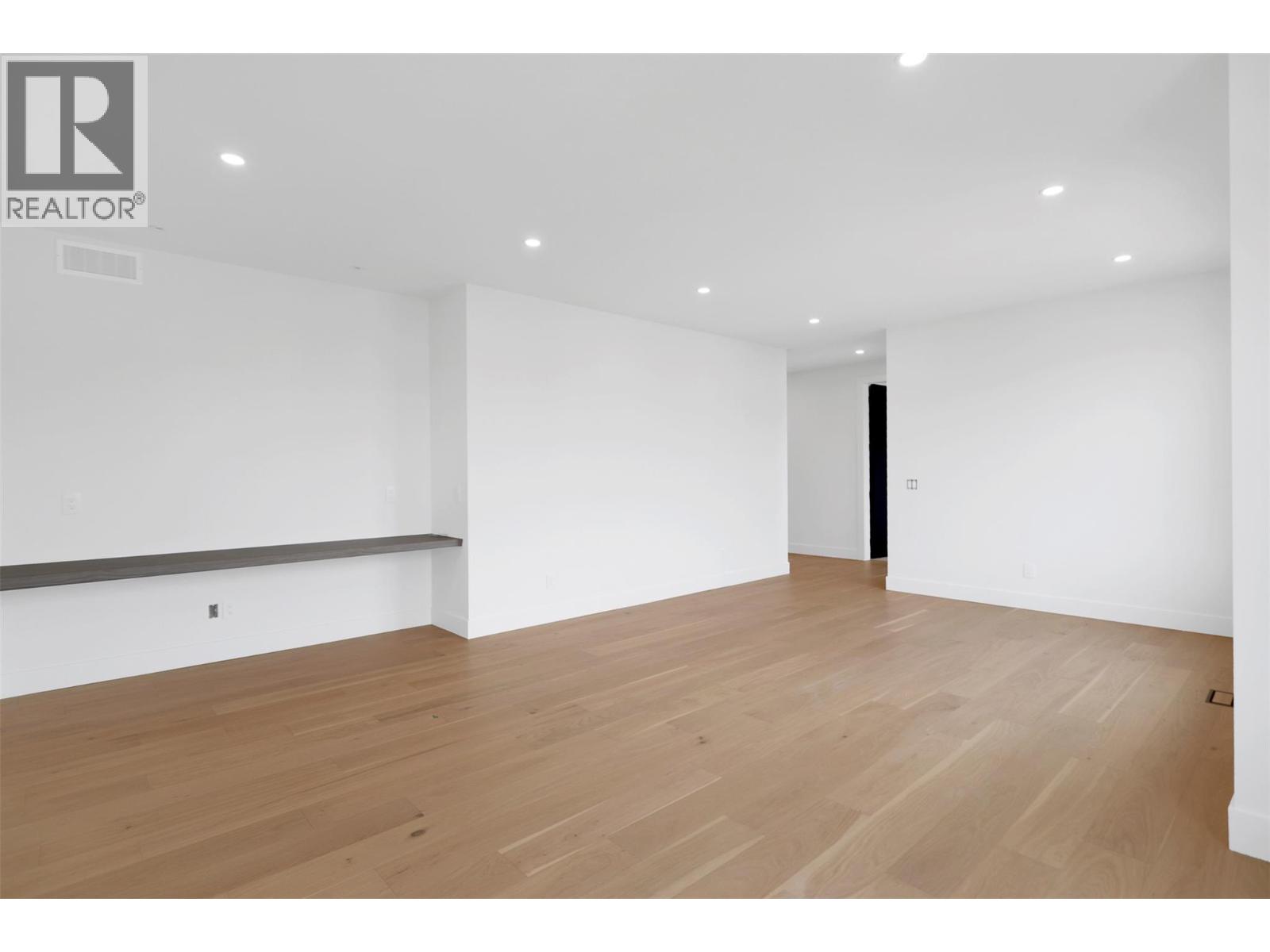 5533 Foothill Court