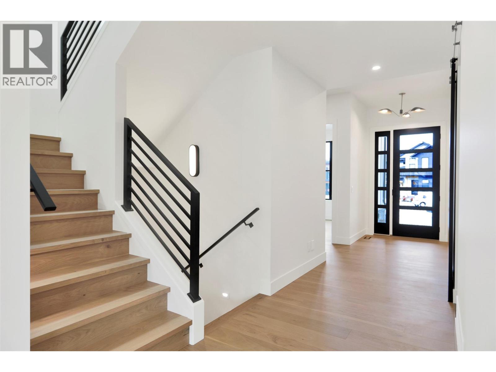 5533 Foothill Court