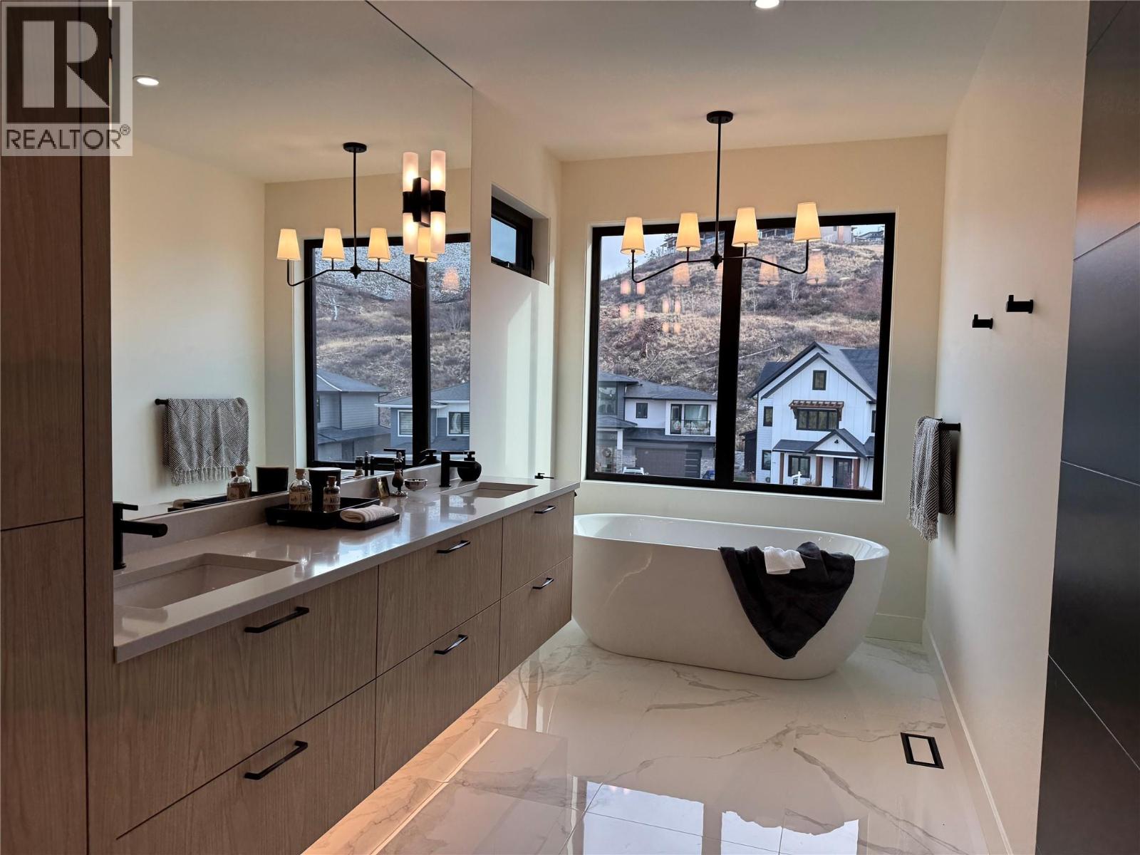 5533 Foothill Court