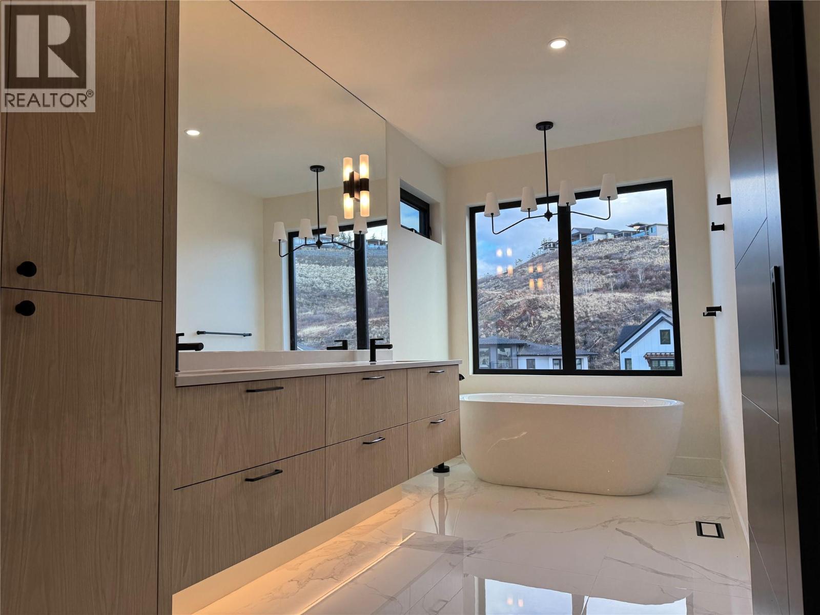 5533 Foothill Court