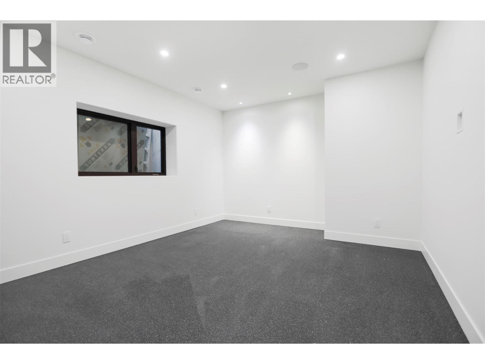 5533 Foothill Court