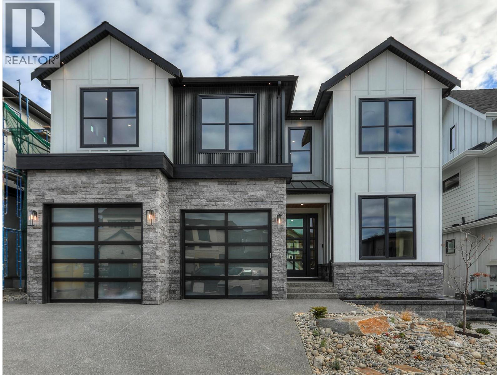 5533 Foothill Court