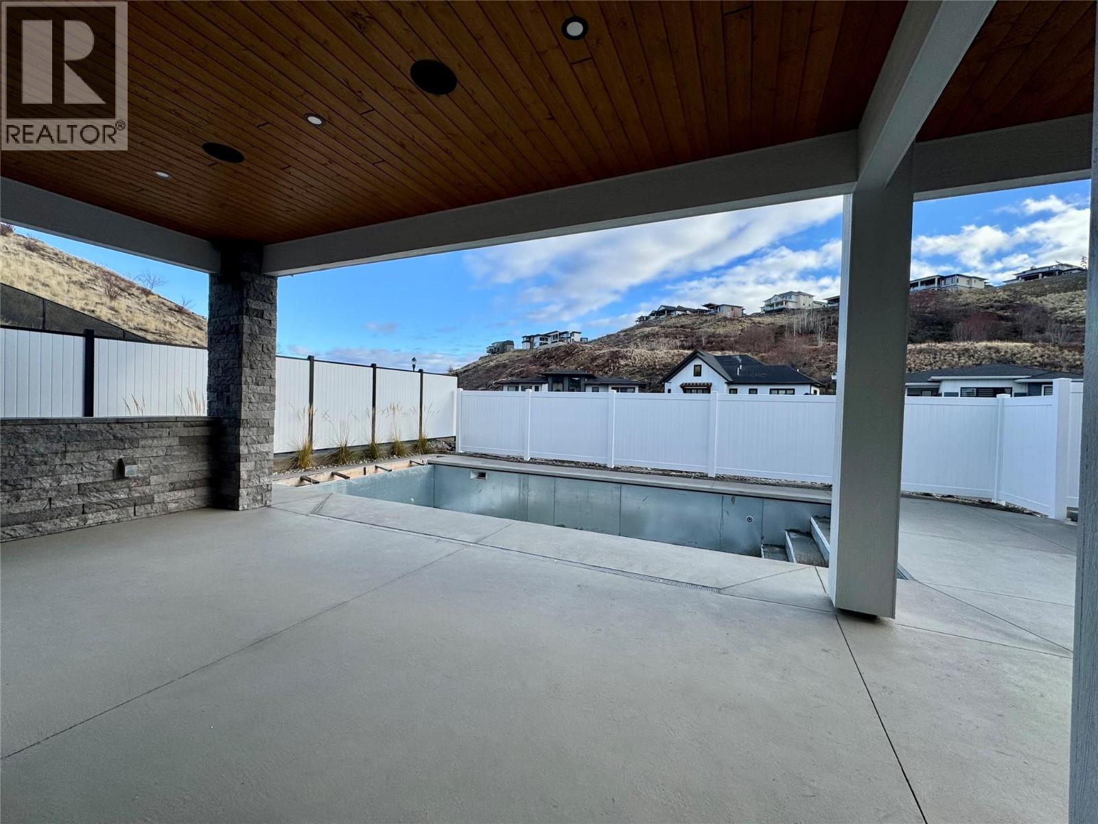 5533 Foothill Court
