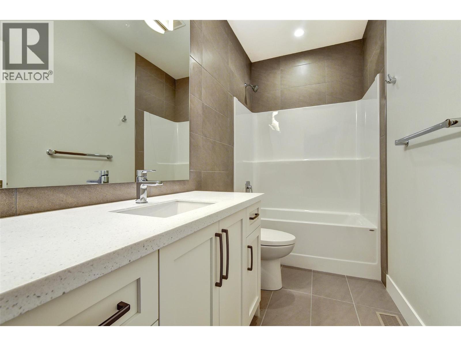 1051 Aurora Heights