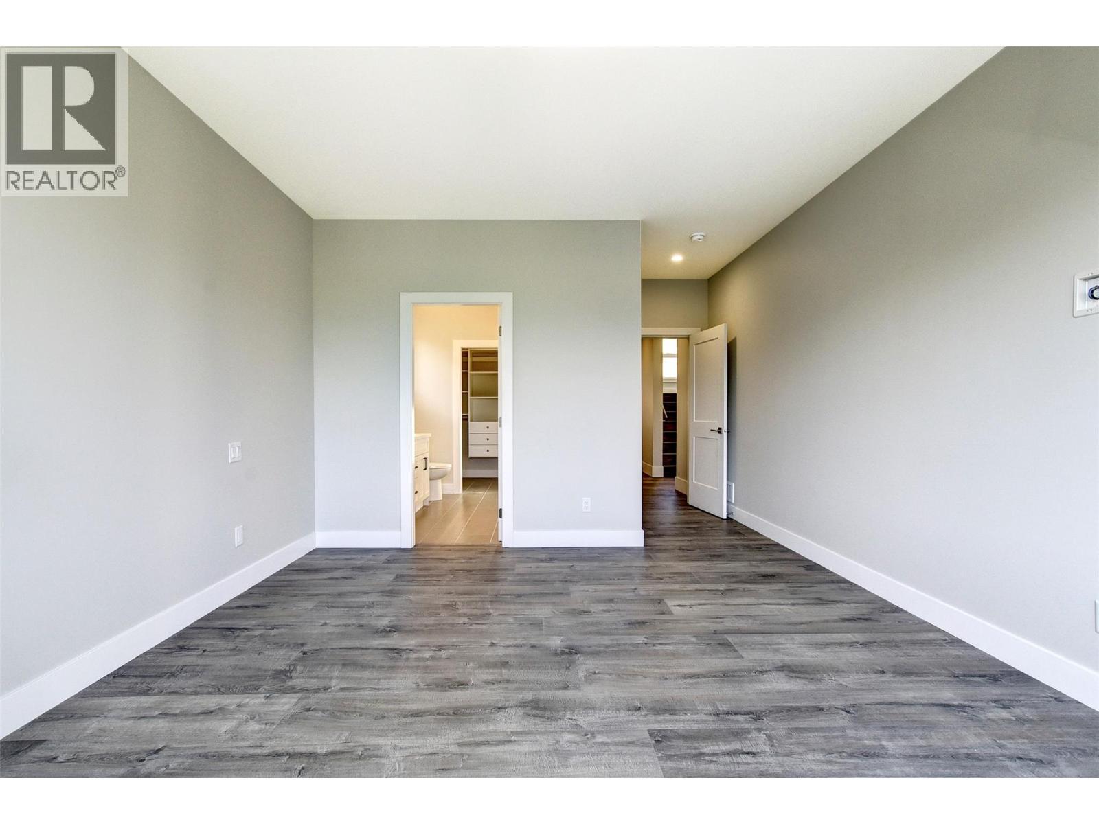 1051 Aurora Heights