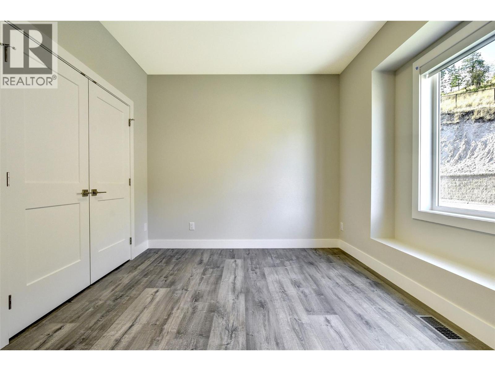 1051 Aurora Heights