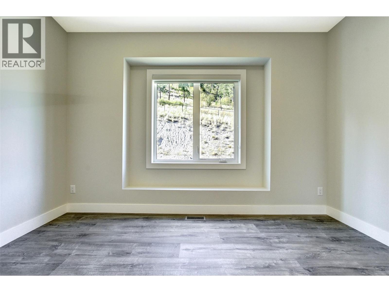 1051 Aurora Heights
