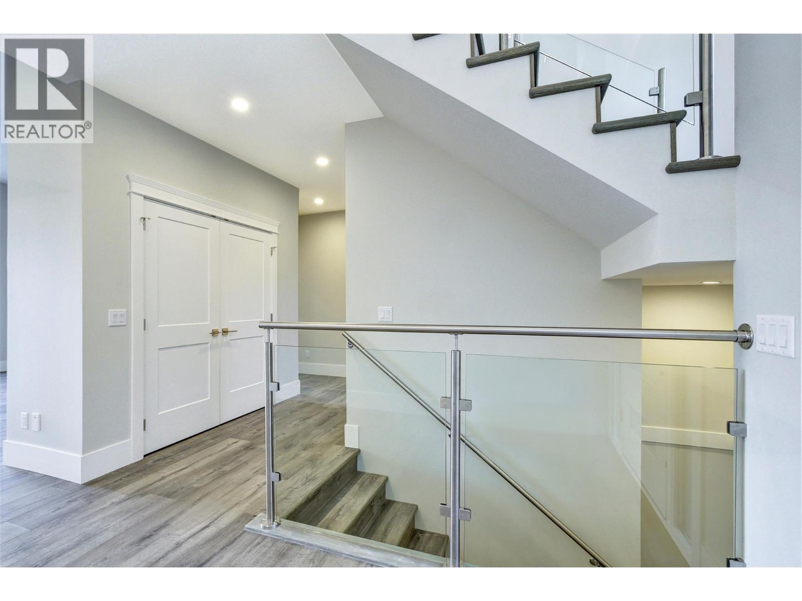 1051 Aurora Heights