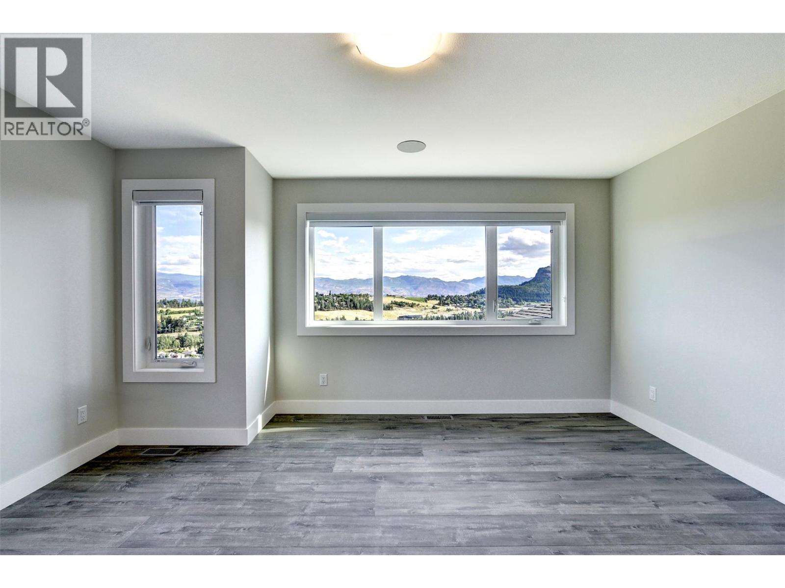 1051 Aurora Heights