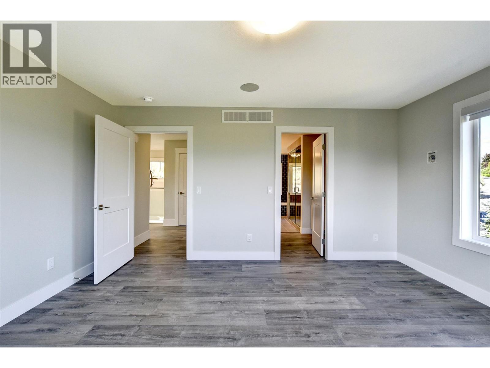 1051 Aurora Heights