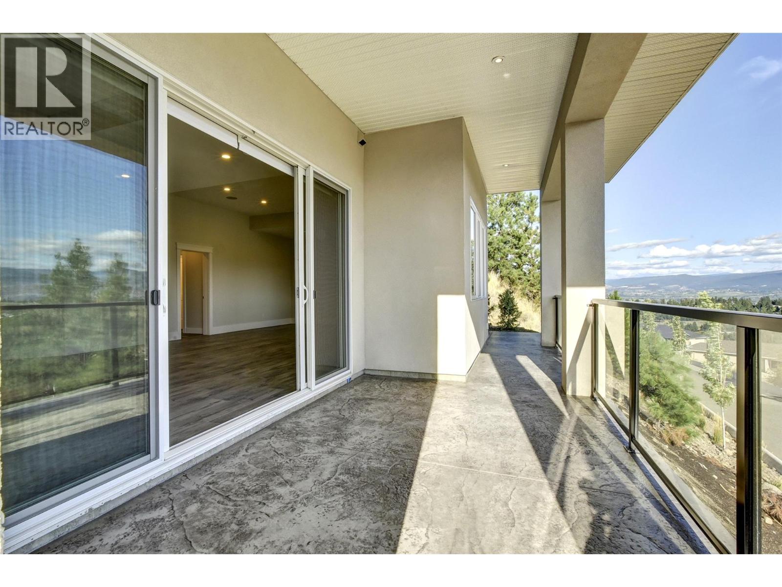 1051 Aurora Heights