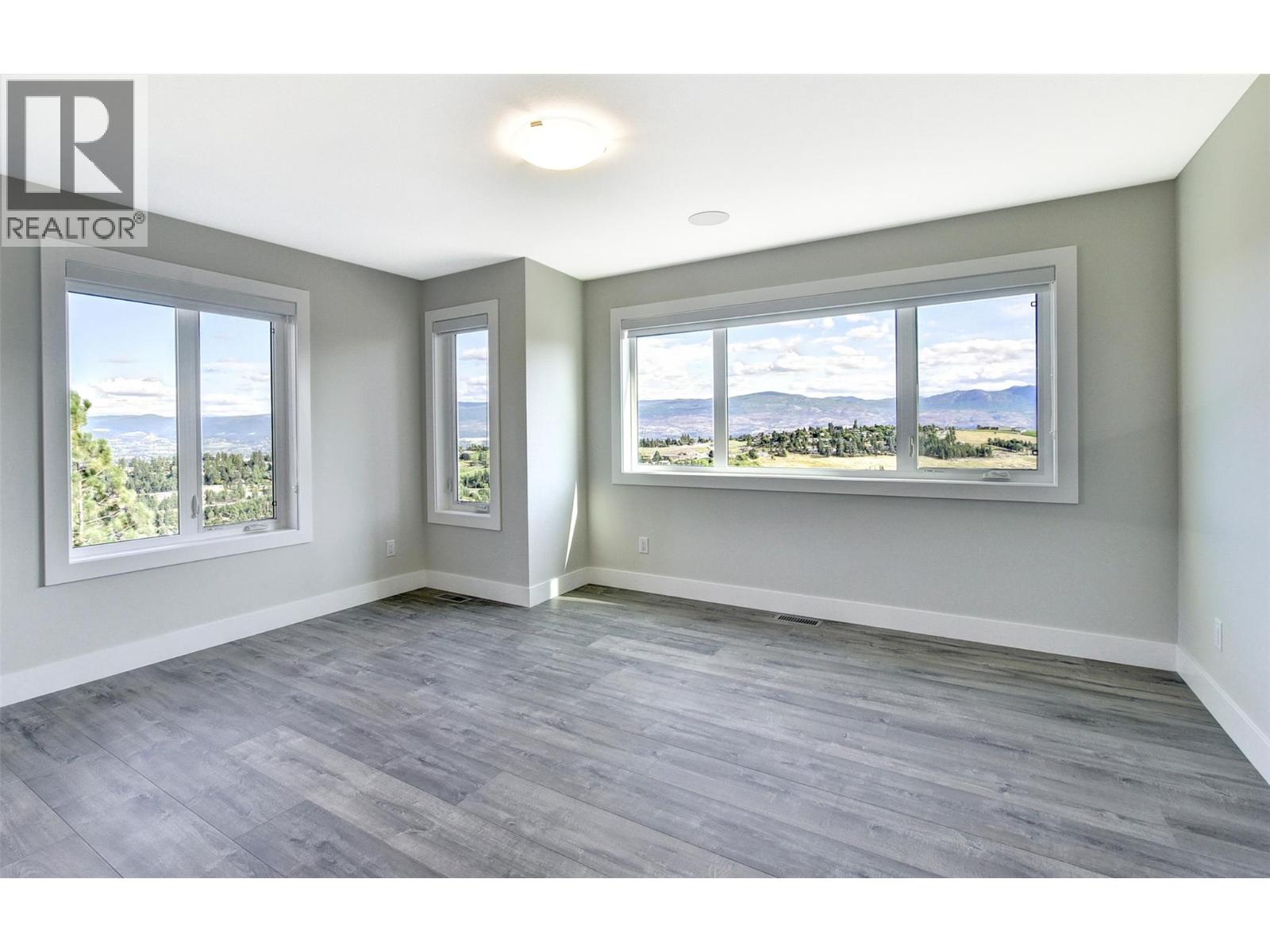 1051 Aurora Heights