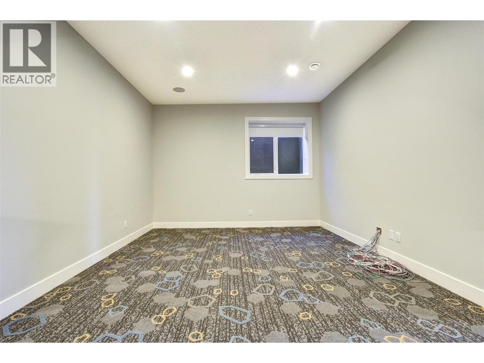 1051 Aurora Heights