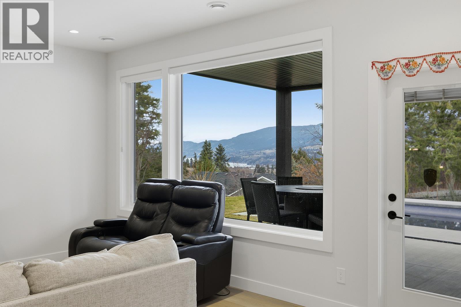 10283 Beacon Hill Drive