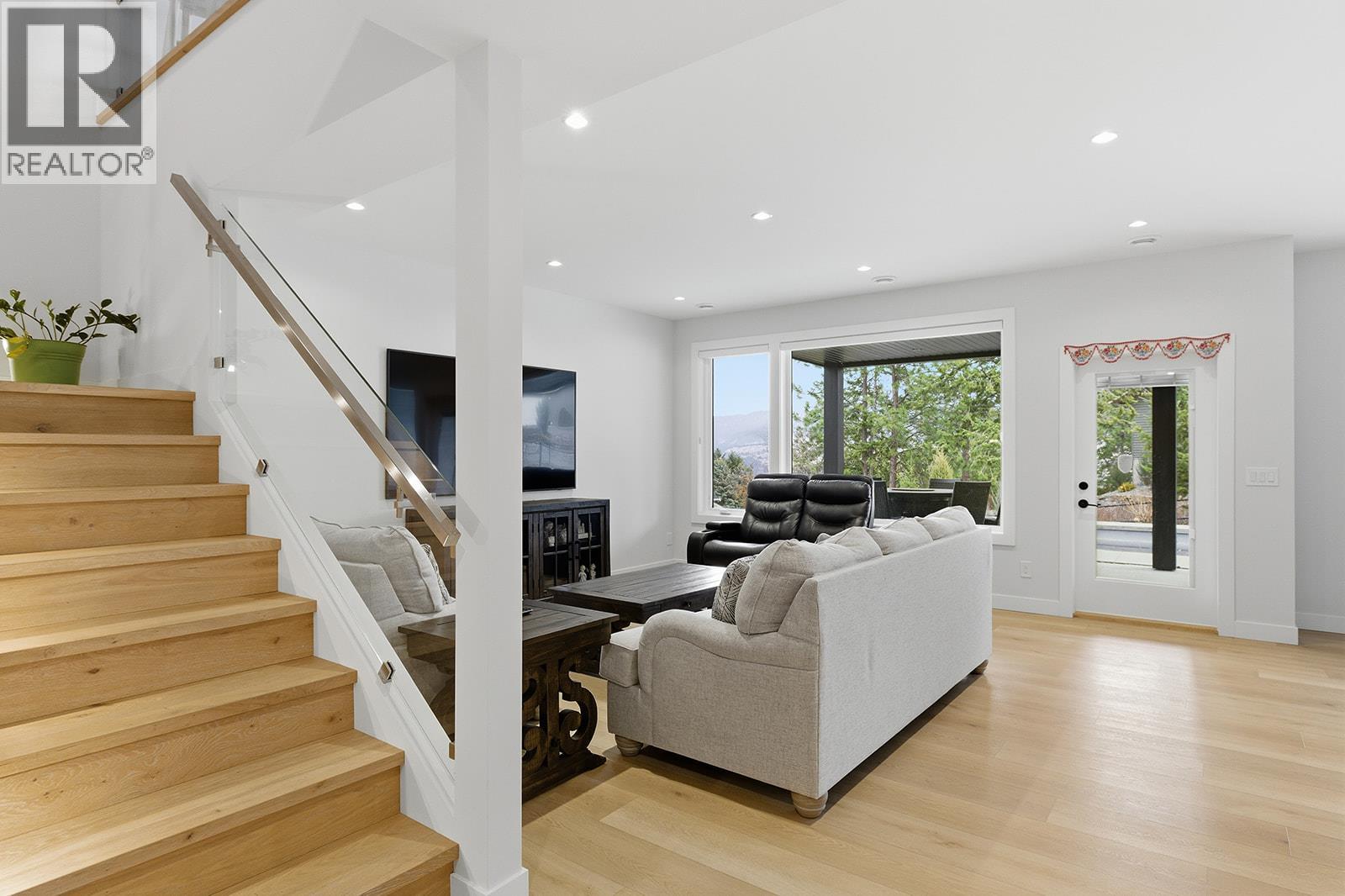 10283 Beacon Hill Drive