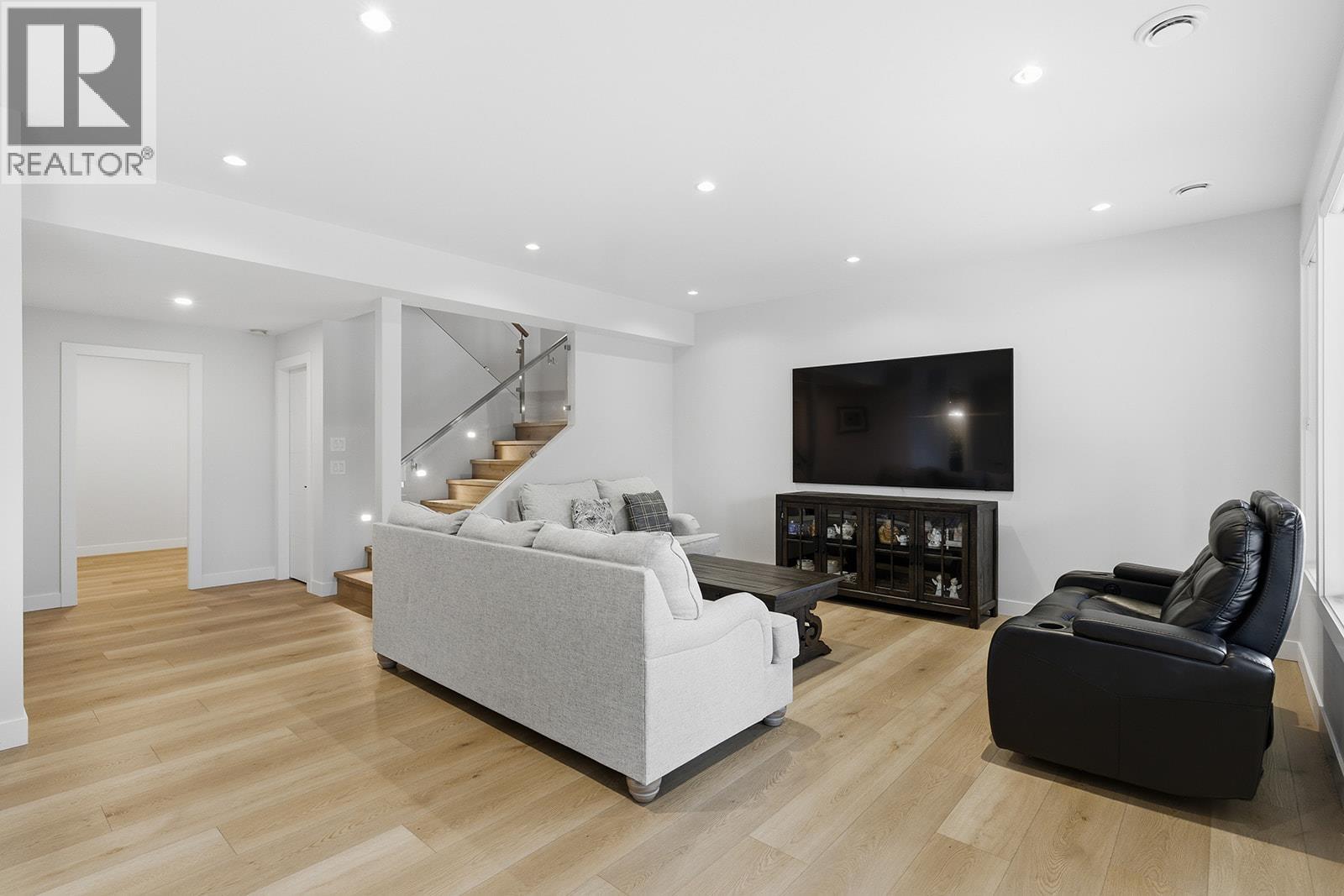 10283 Beacon Hill Drive