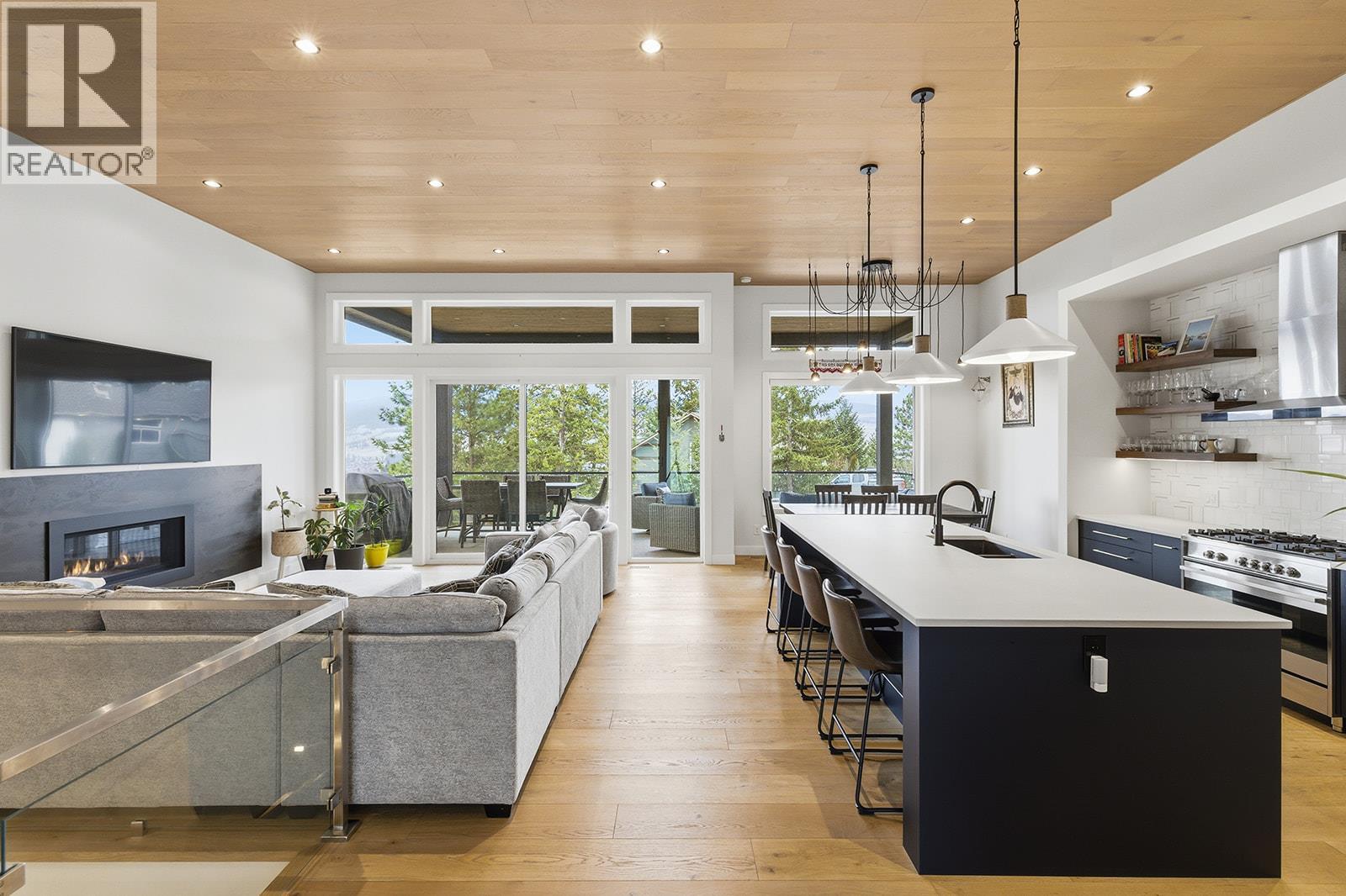 10283 Beacon Hill Drive