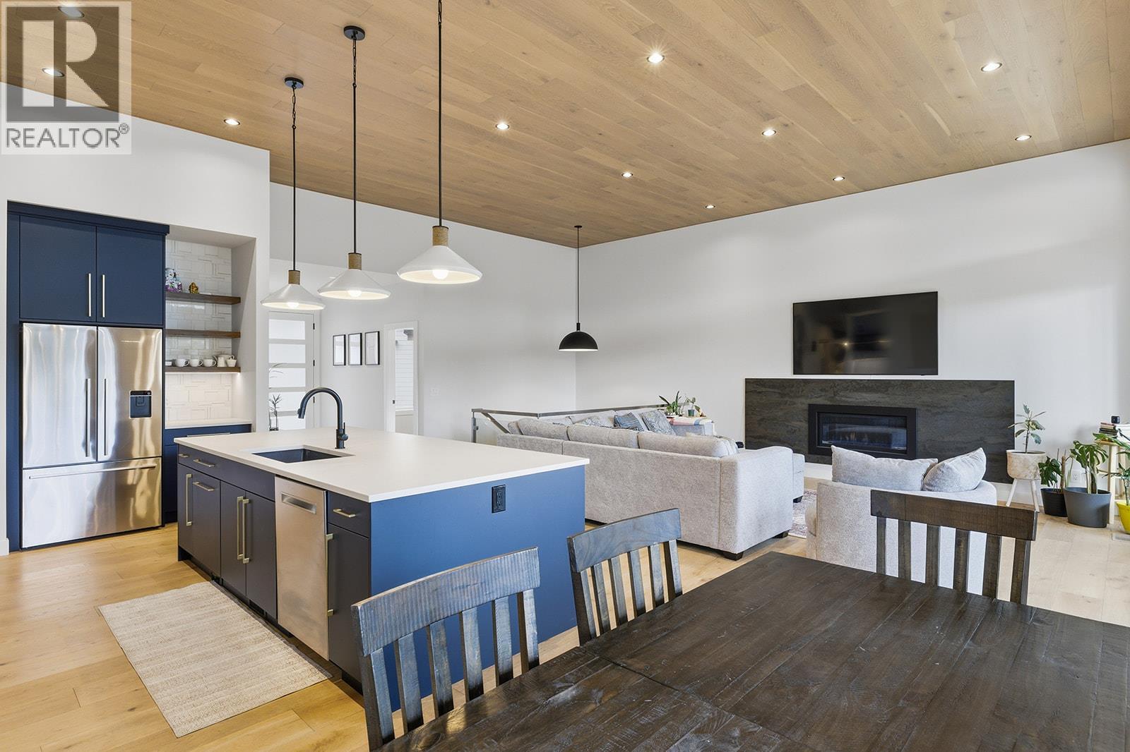 10283 Beacon Hill Drive