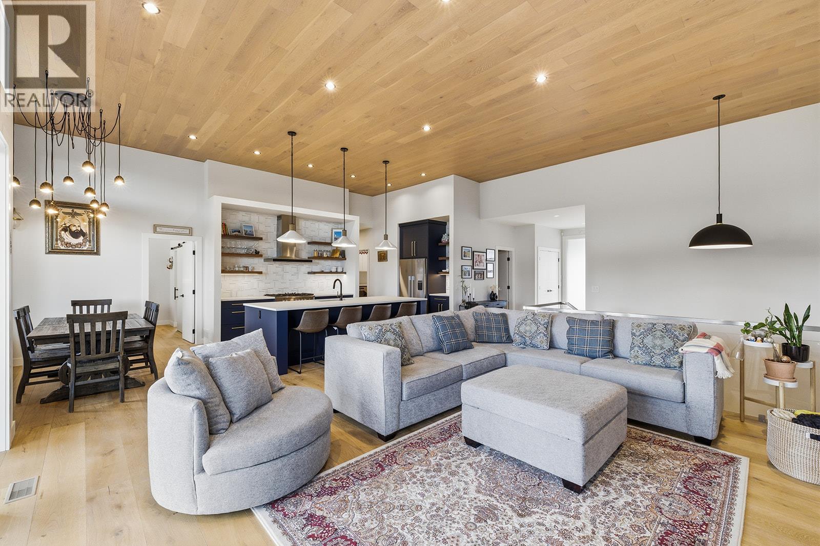 10283 Beacon Hill Drive