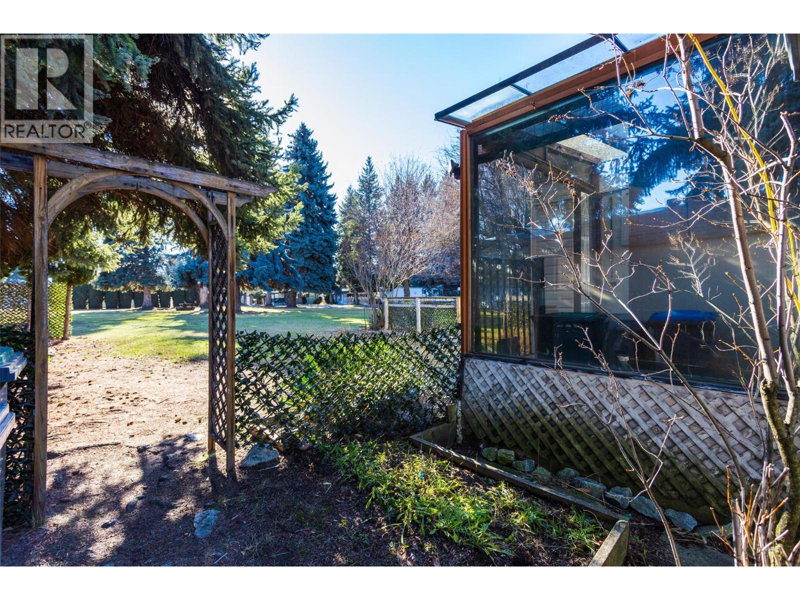 3535 Casorso Road Unit# 26