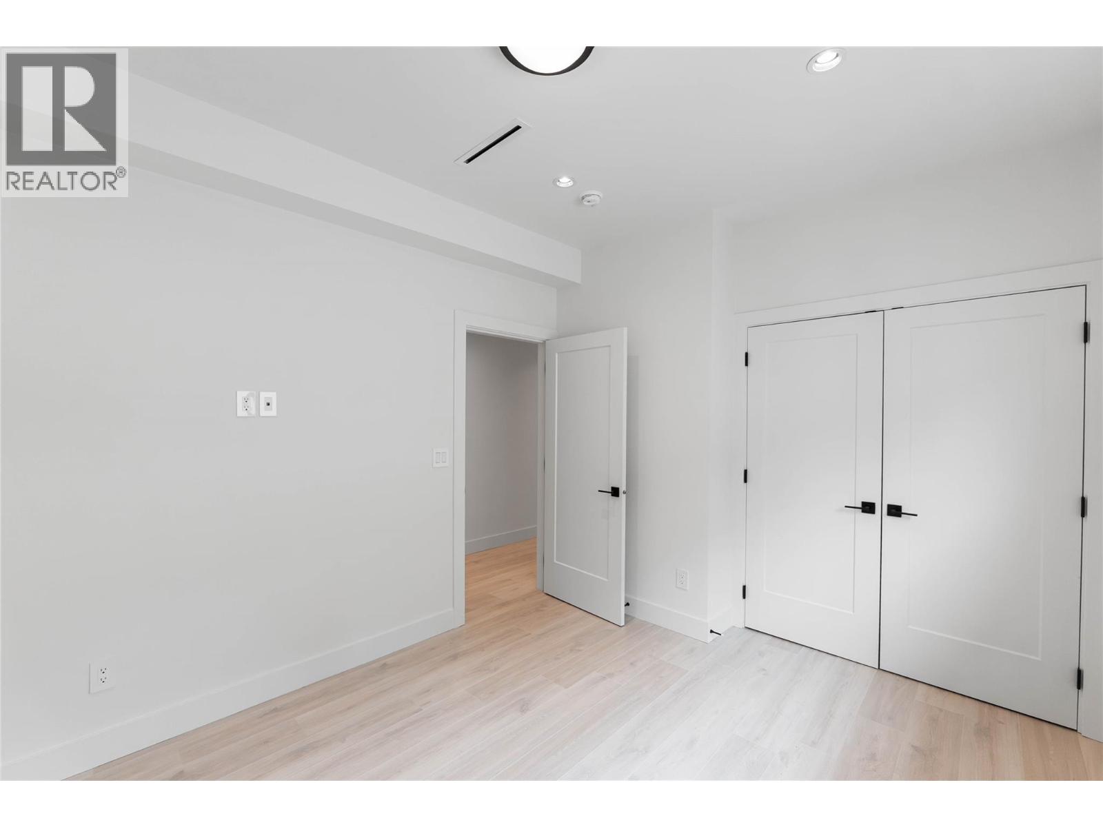 840 Grenfell Ave Avenue Unit# 2