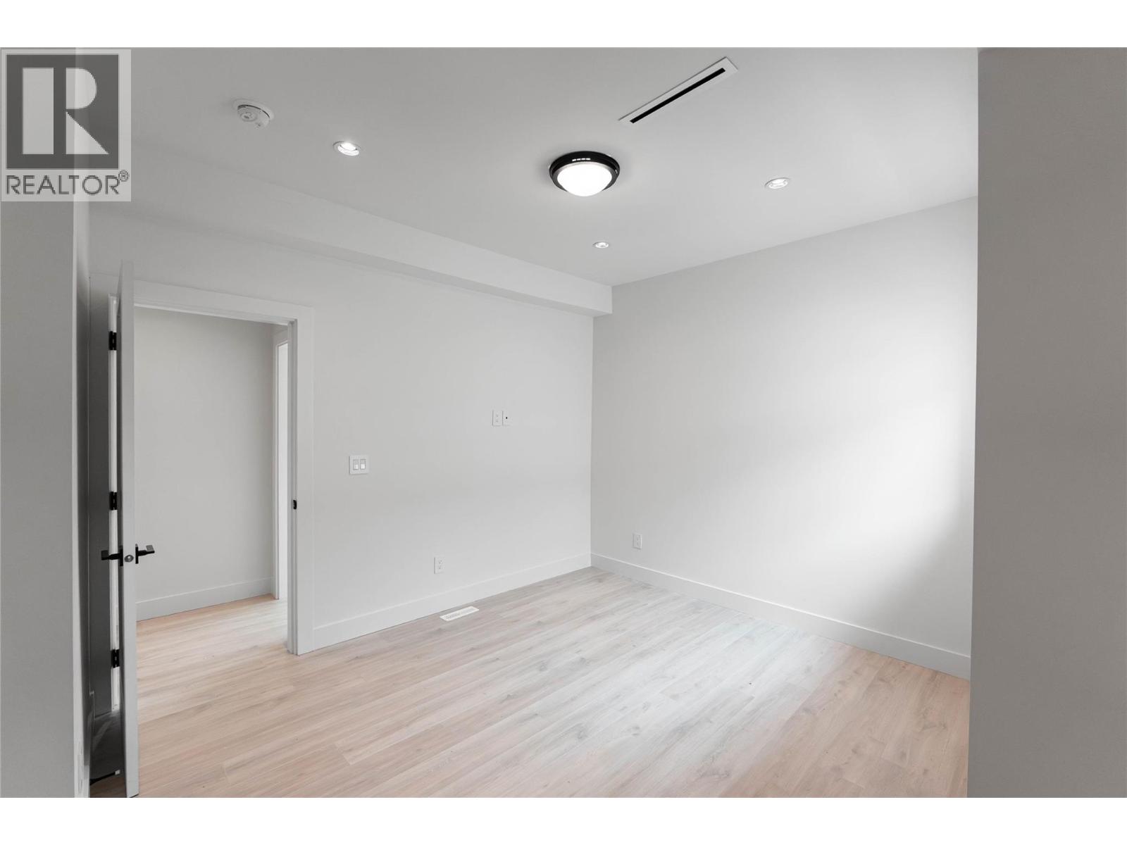 840 Grenfell Ave Avenue Unit# 2