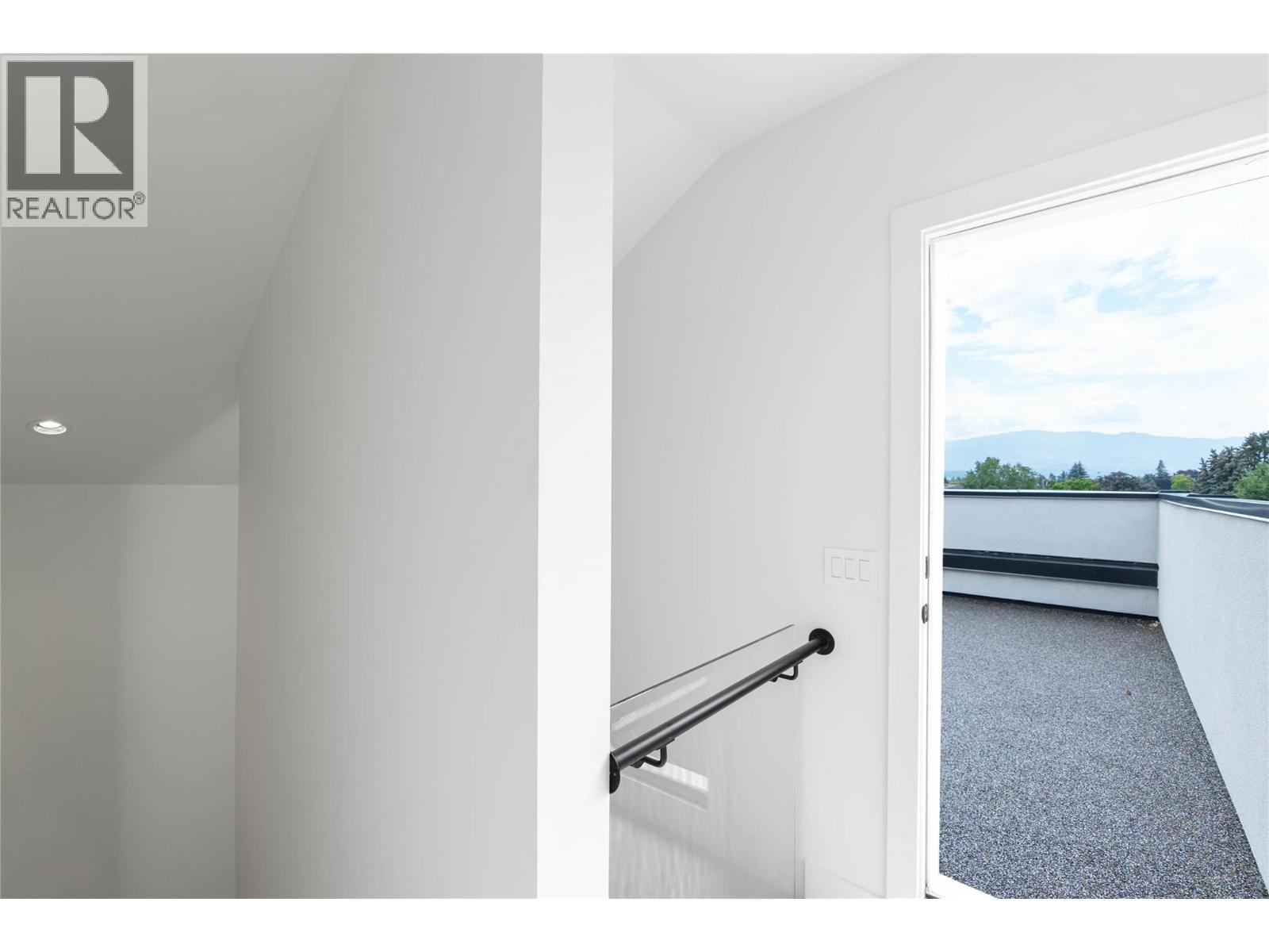 840 Grenfell Ave Avenue Unit# 2