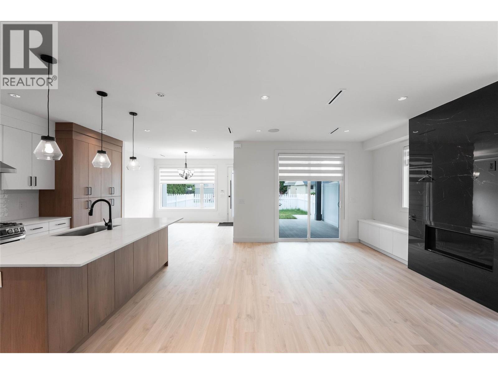 840 Grenfell Ave Avenue Unit# 2