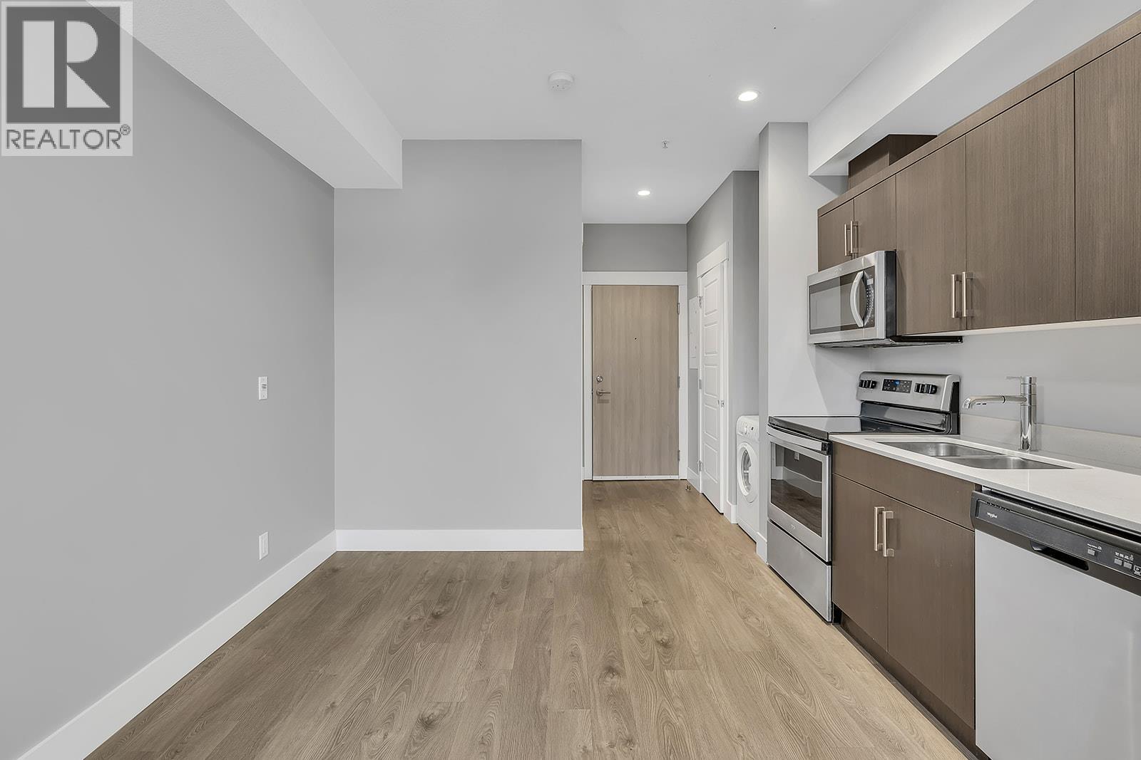925 Leon Avenue Unit# 302