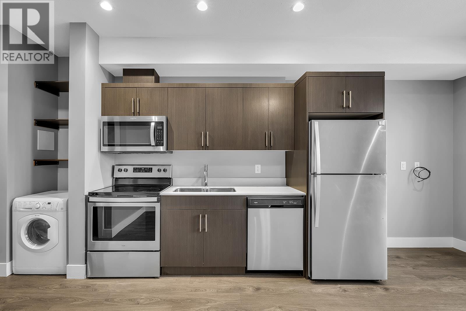 925 Leon Avenue Unit# 302