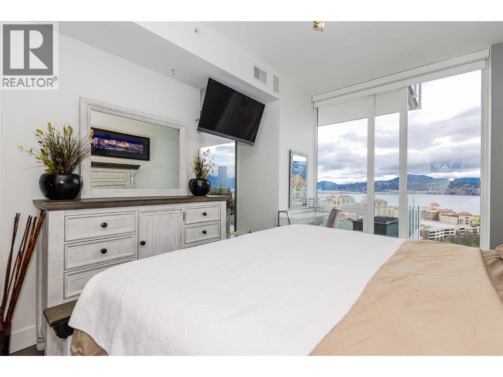 1191 SUNSET Drive Unit# 1404