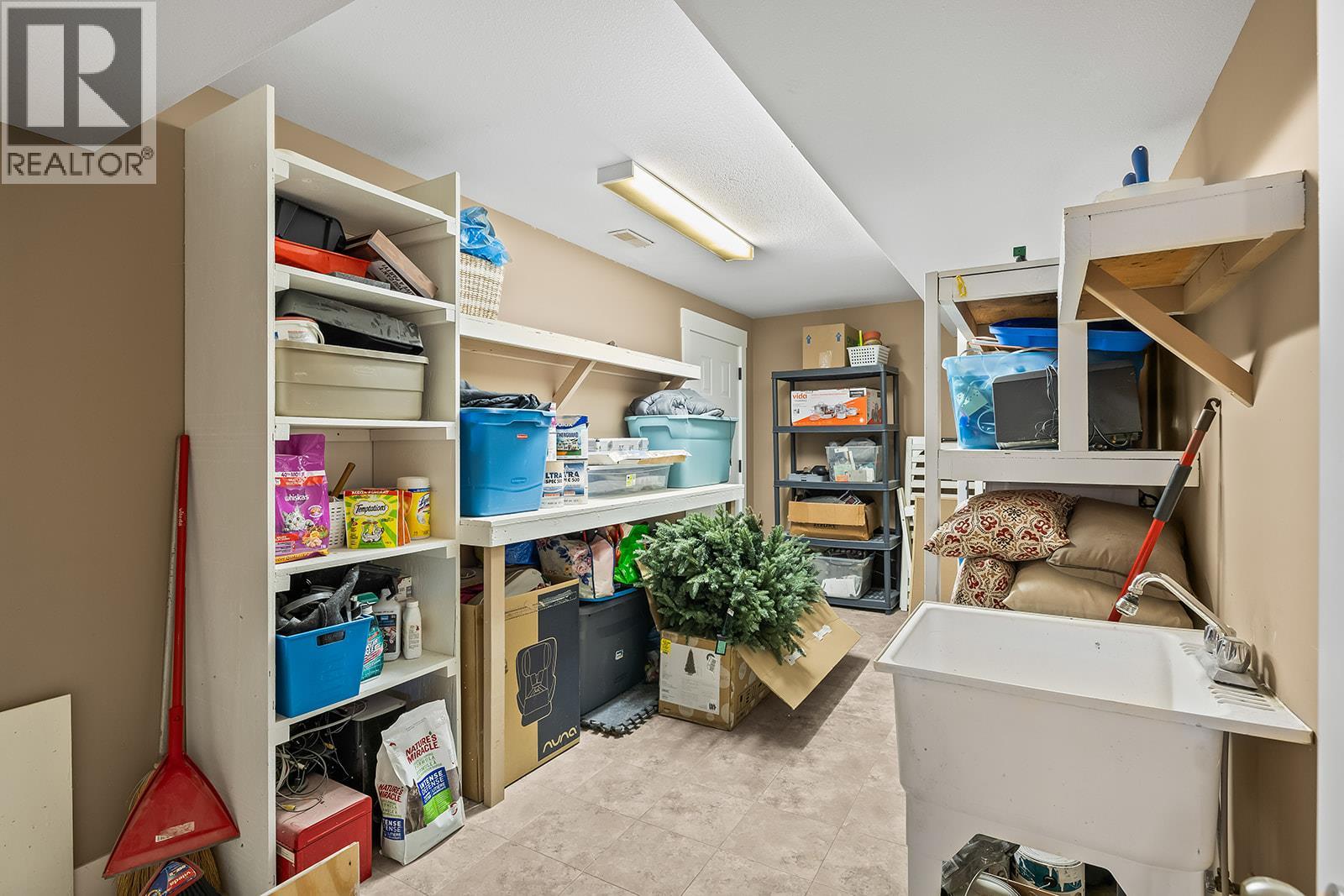 3431 Camelback Drive