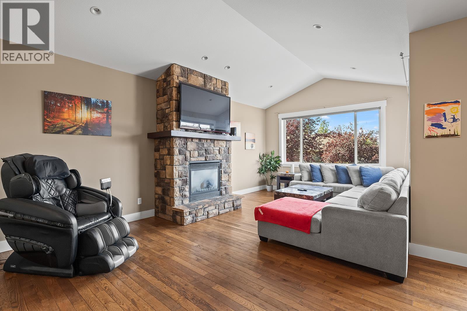3431 Camelback Drive