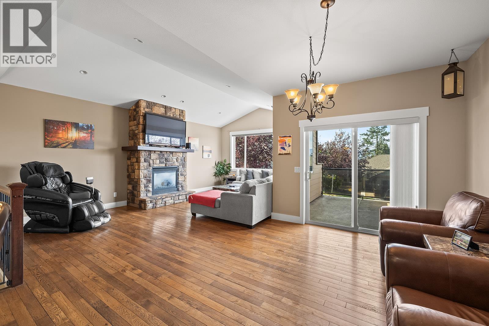 3431 Camelback Drive