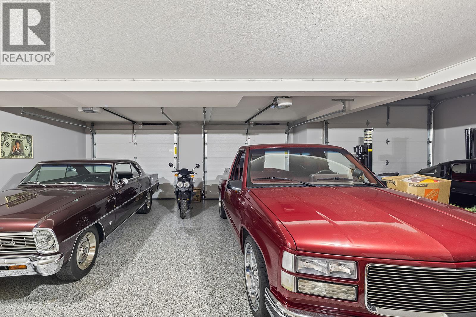 3431 Camelback Drive