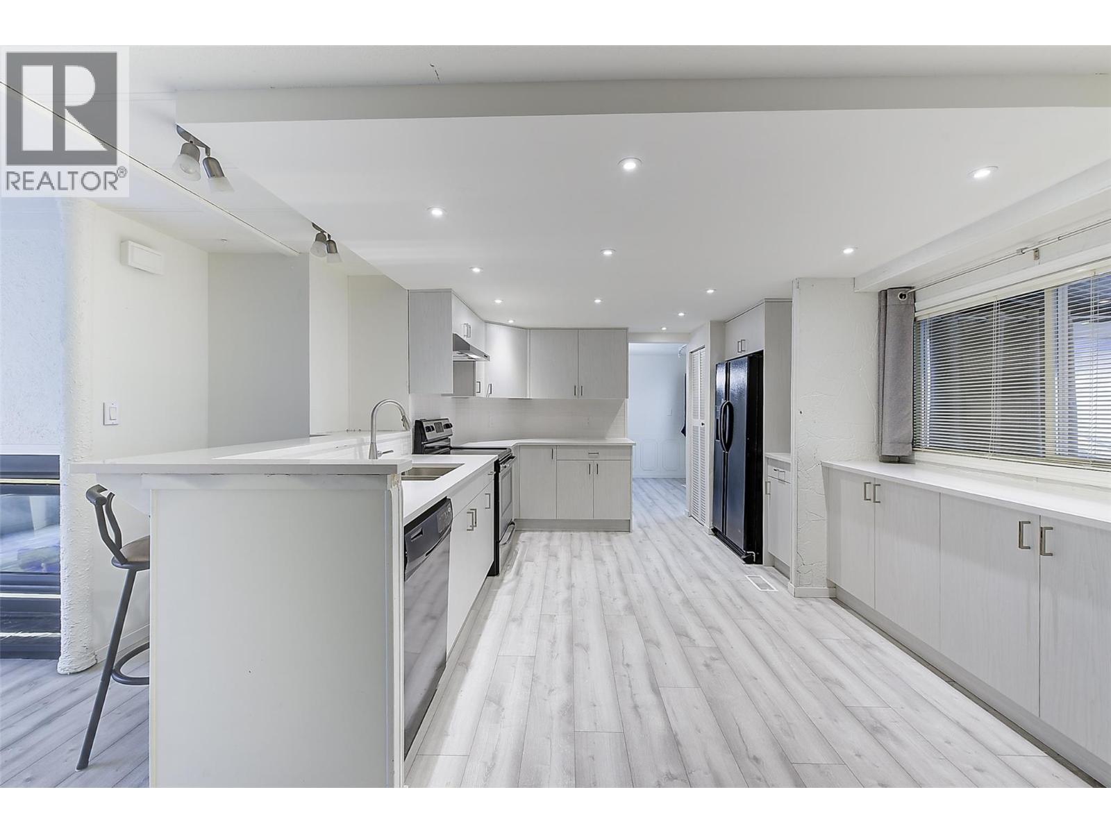 1880 Old Boucherie Road Unit# 148