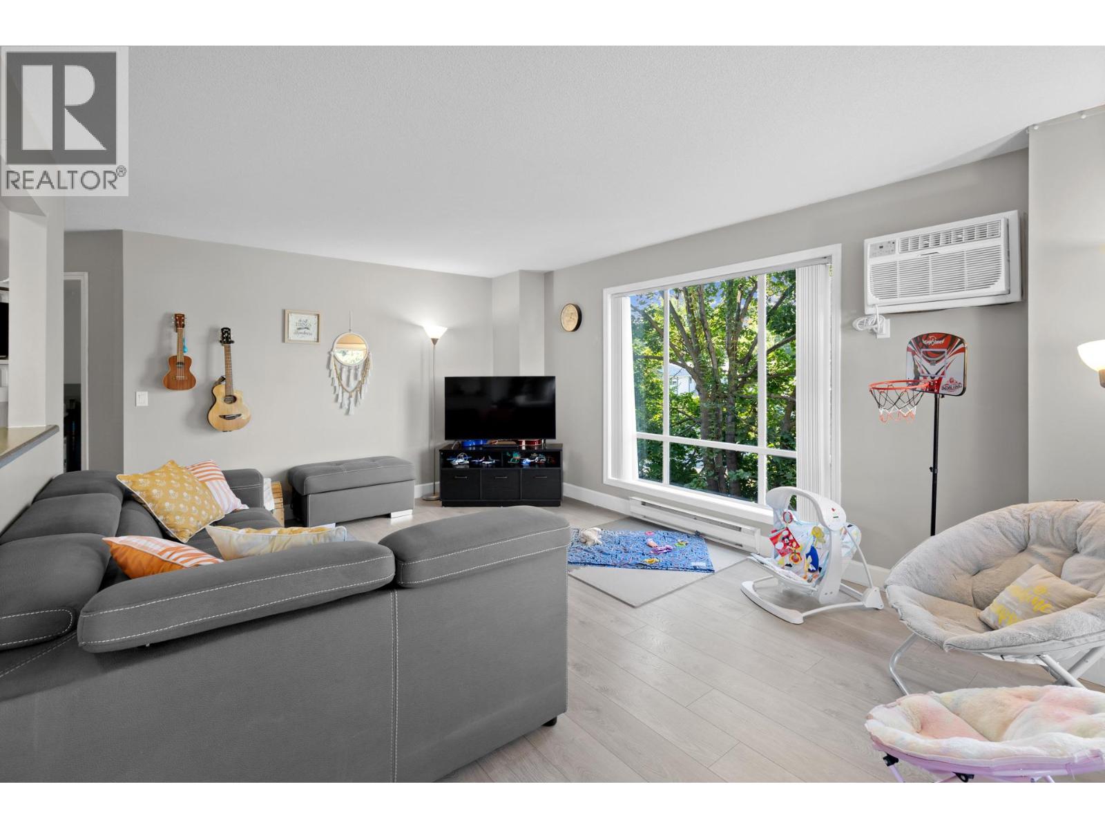 727 Houghton Road Unit# 212