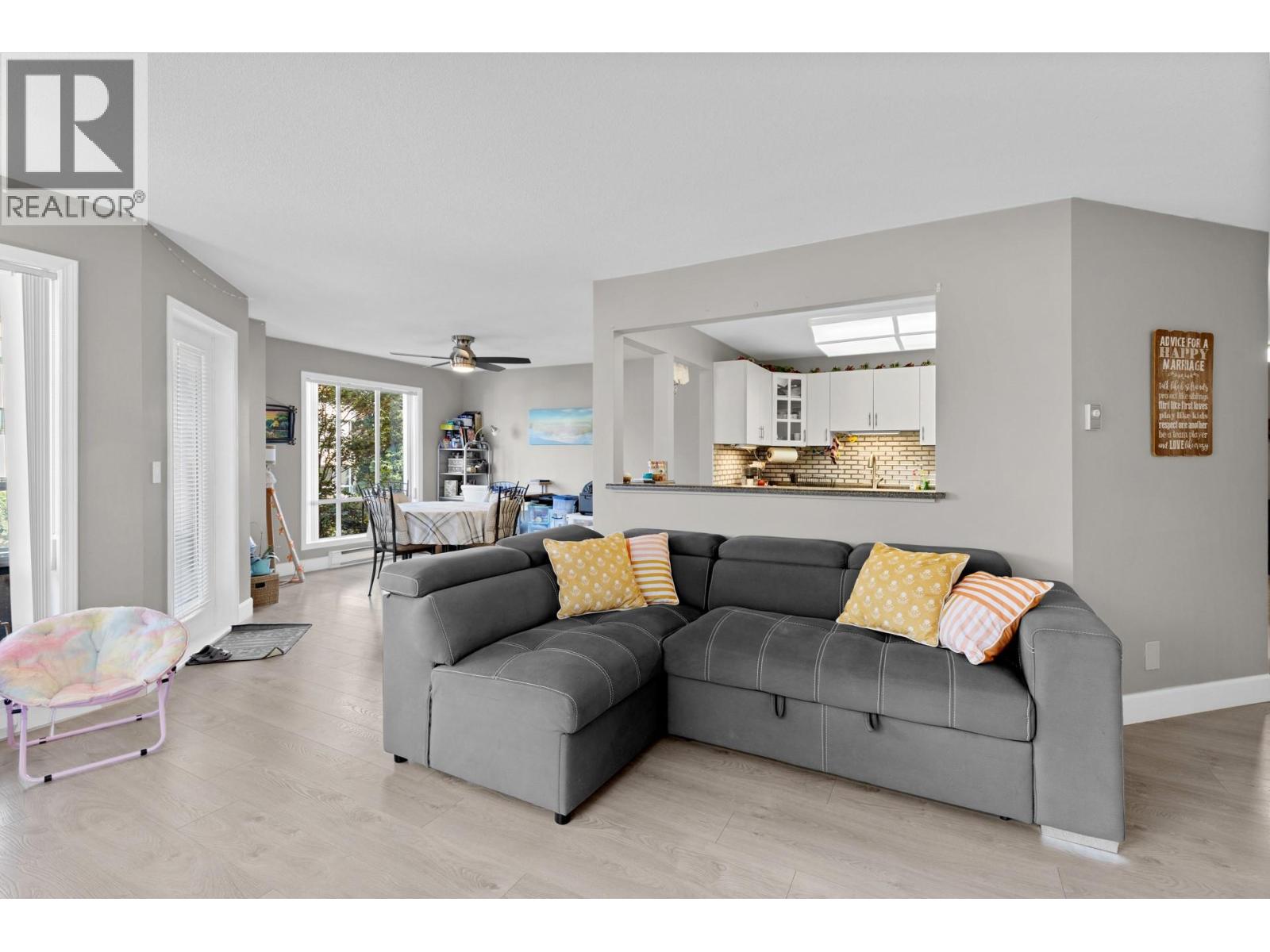 727 Houghton Road Unit# 212