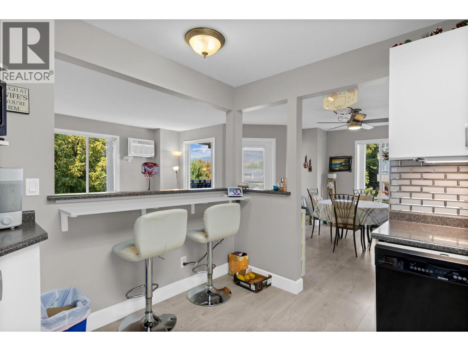 727 Houghton Road Unit# 212
