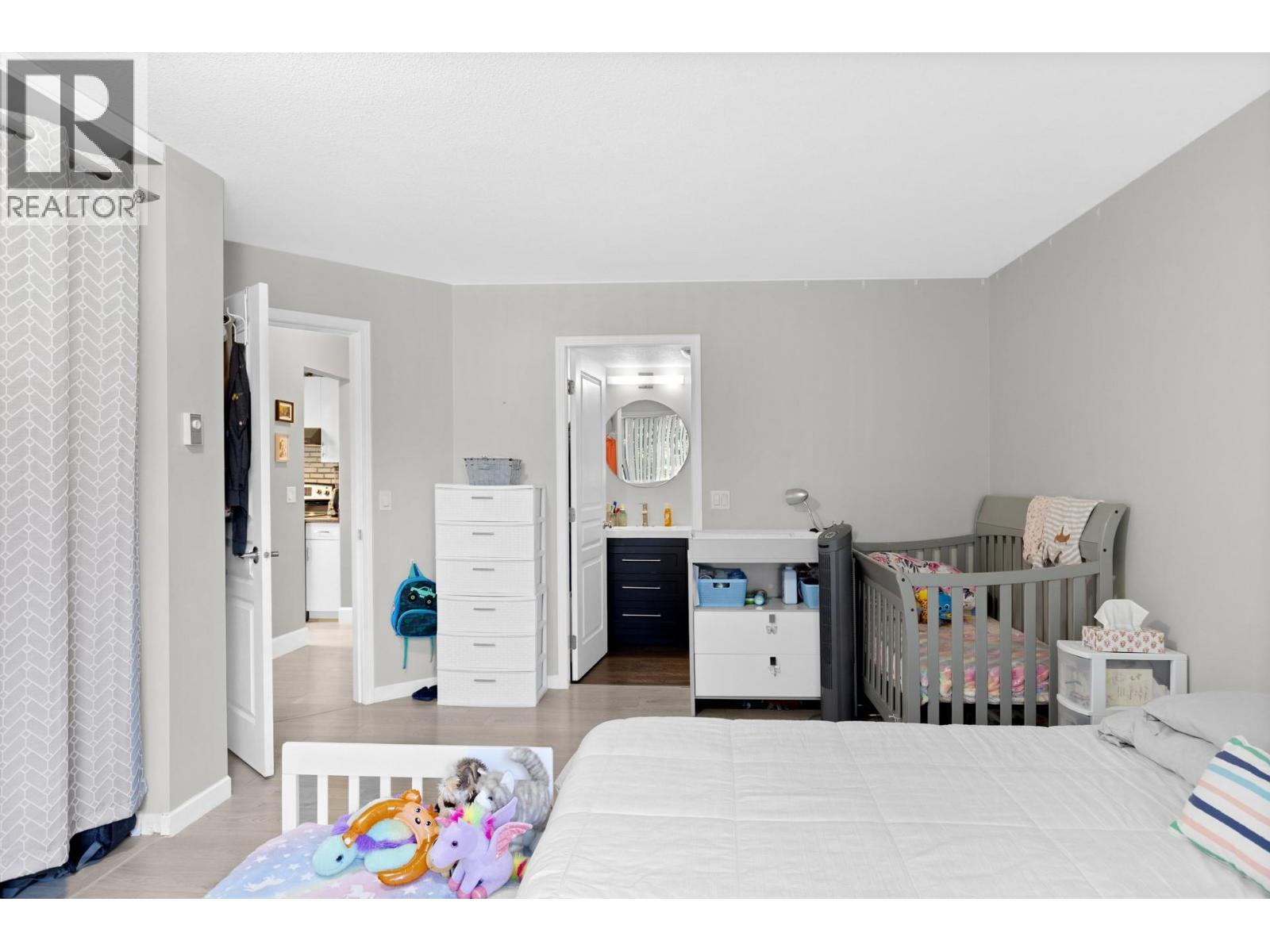 727 Houghton Road Unit# 212