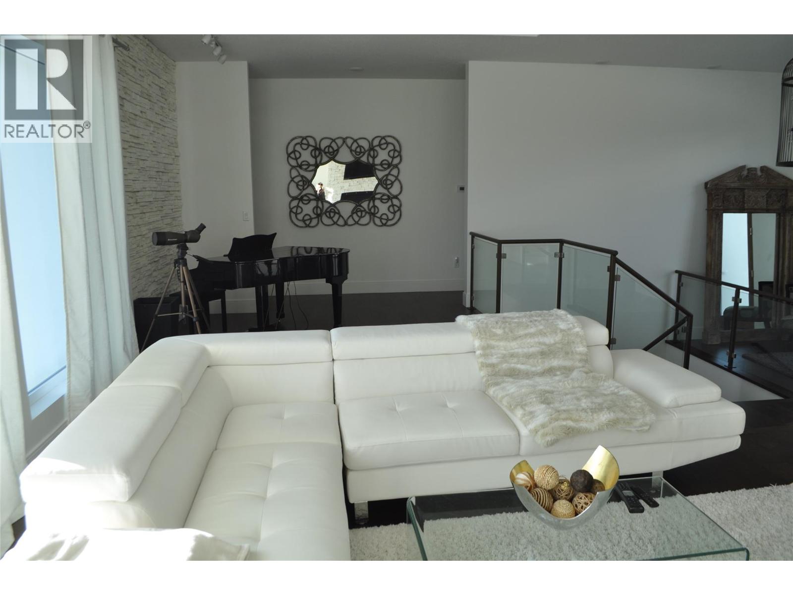 1843 Diamond View Drive
