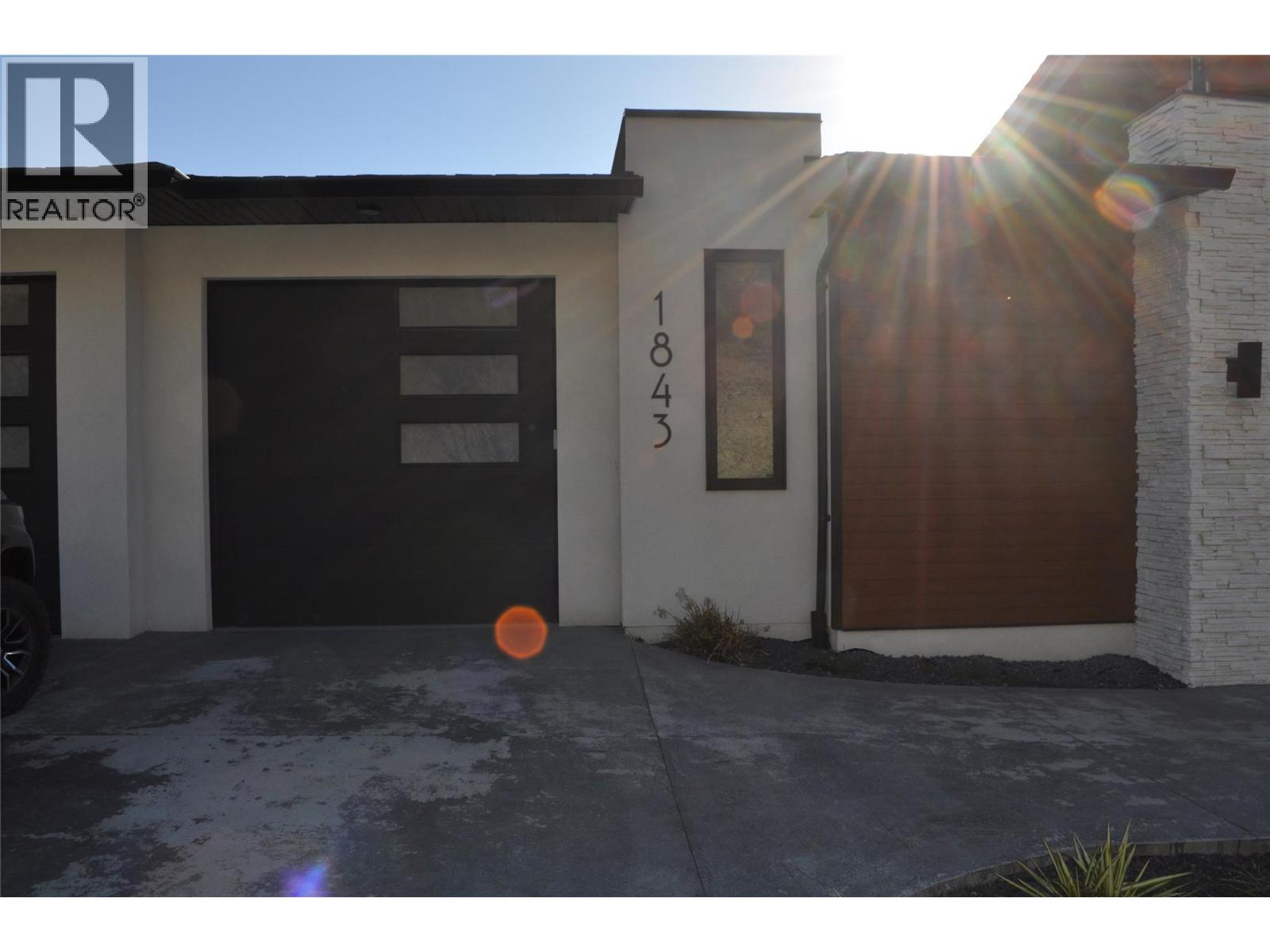 1843 Diamond View Drive