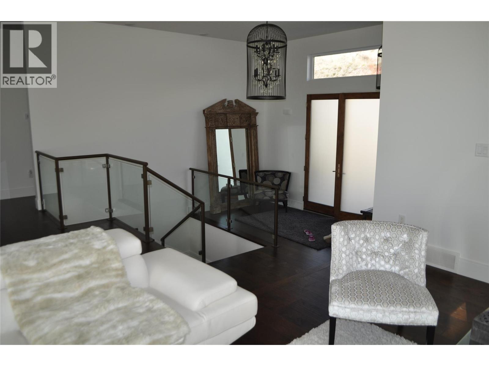1843 Diamond View Drive